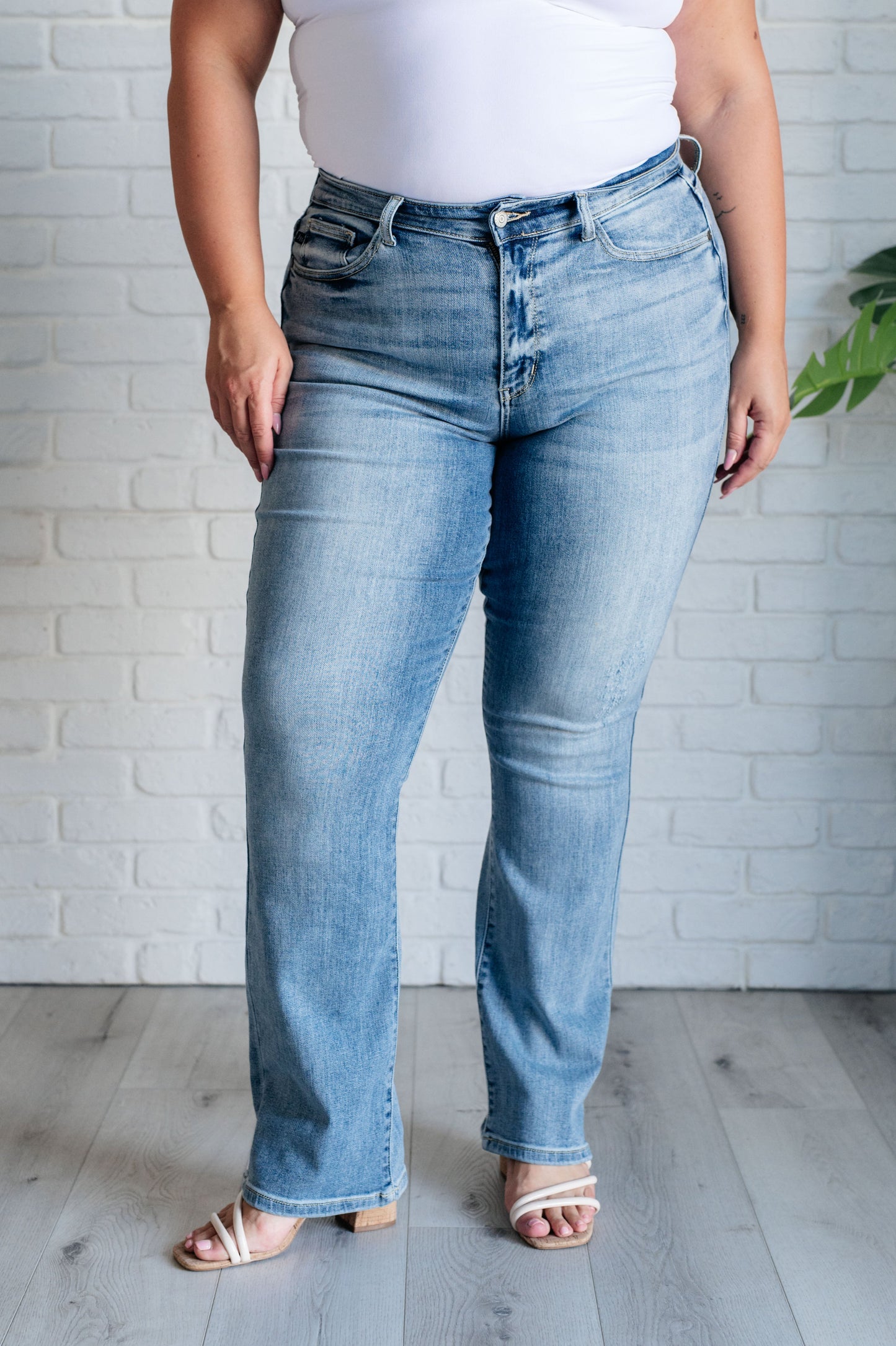 Judy Blue-Alana Mid Rise Clean Bootcut Jeans