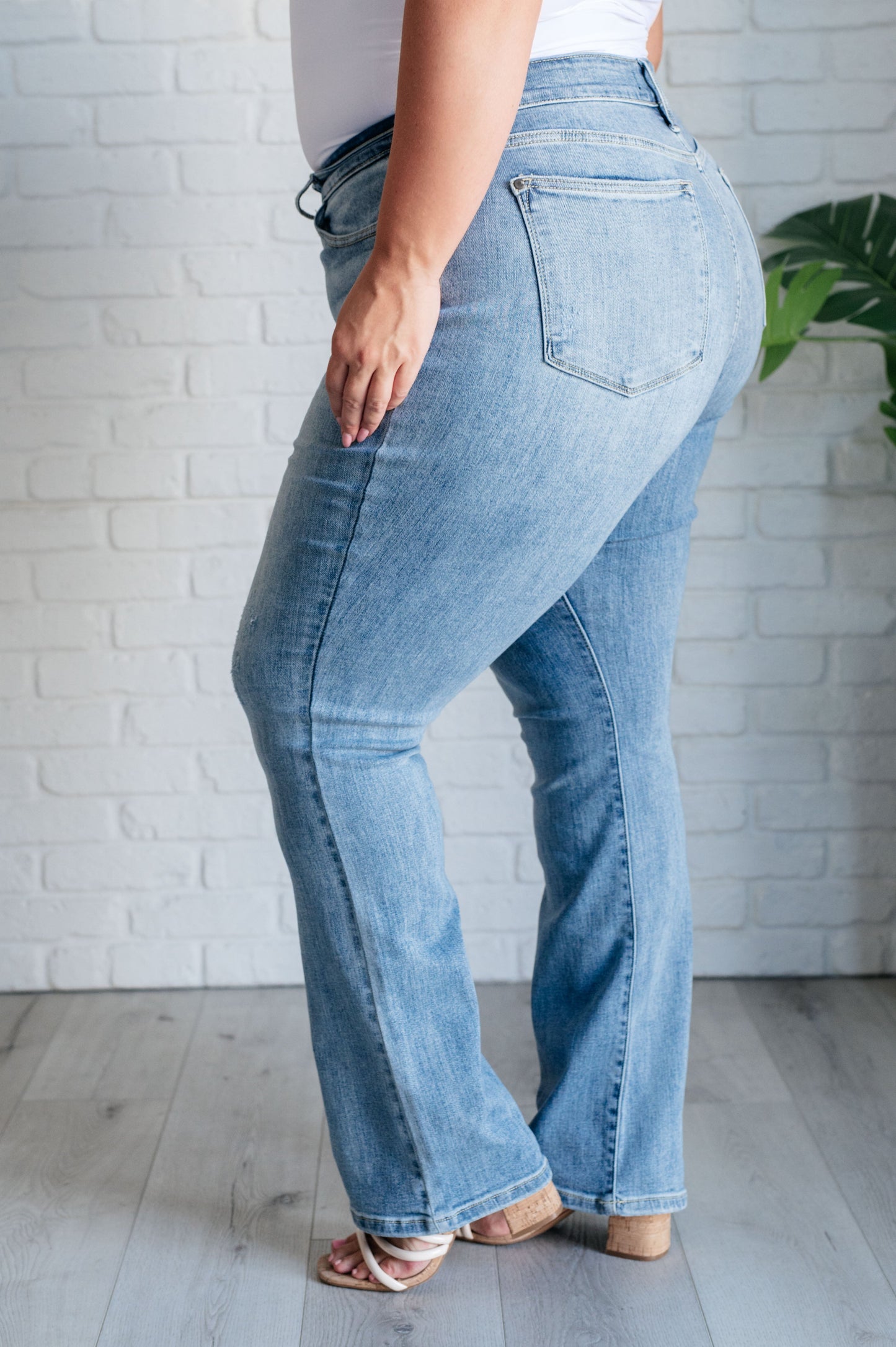 Judy Blue-Alana Mid Rise Clean Bootcut Jeans