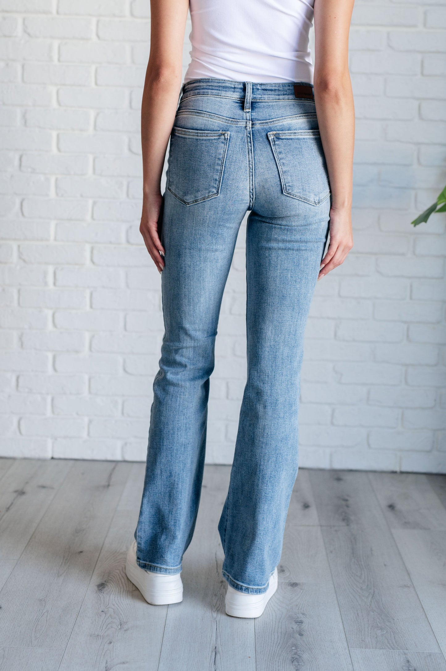 Judy Blue-Alana Mid Rise Clean Bootcut Jeans