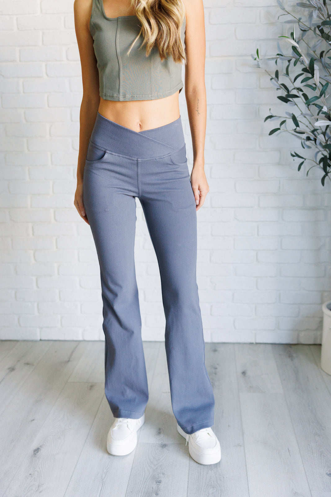 Flared Crossover Waist Pant in Titanium