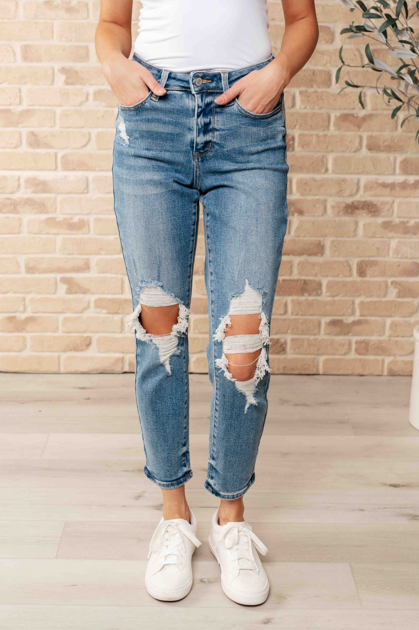 Judy Blue-Frankie High Waist Distressed Boyfriend Jeans