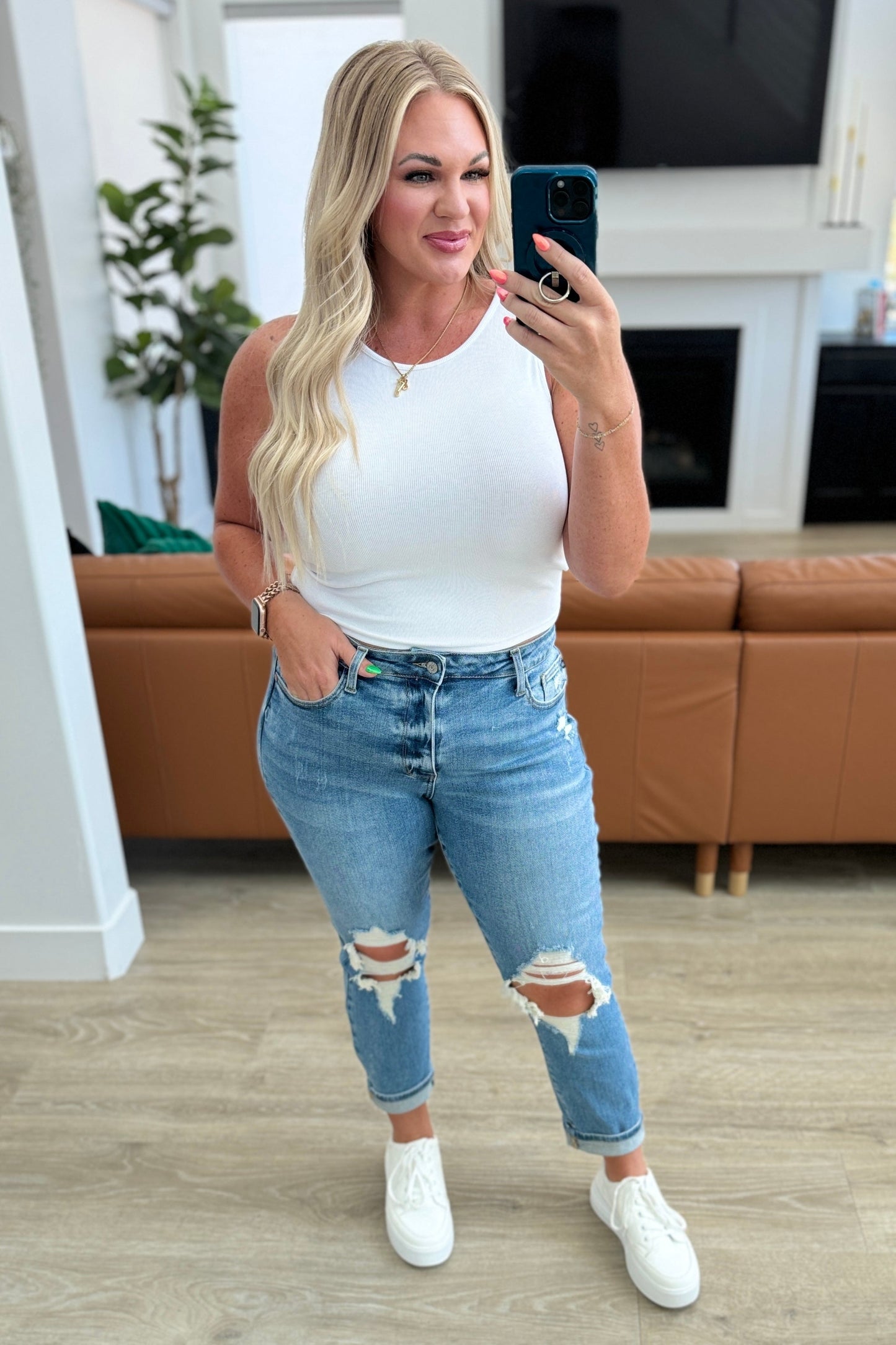 Judy Blue-Frankie High Waist Distressed Boyfriend Jeans