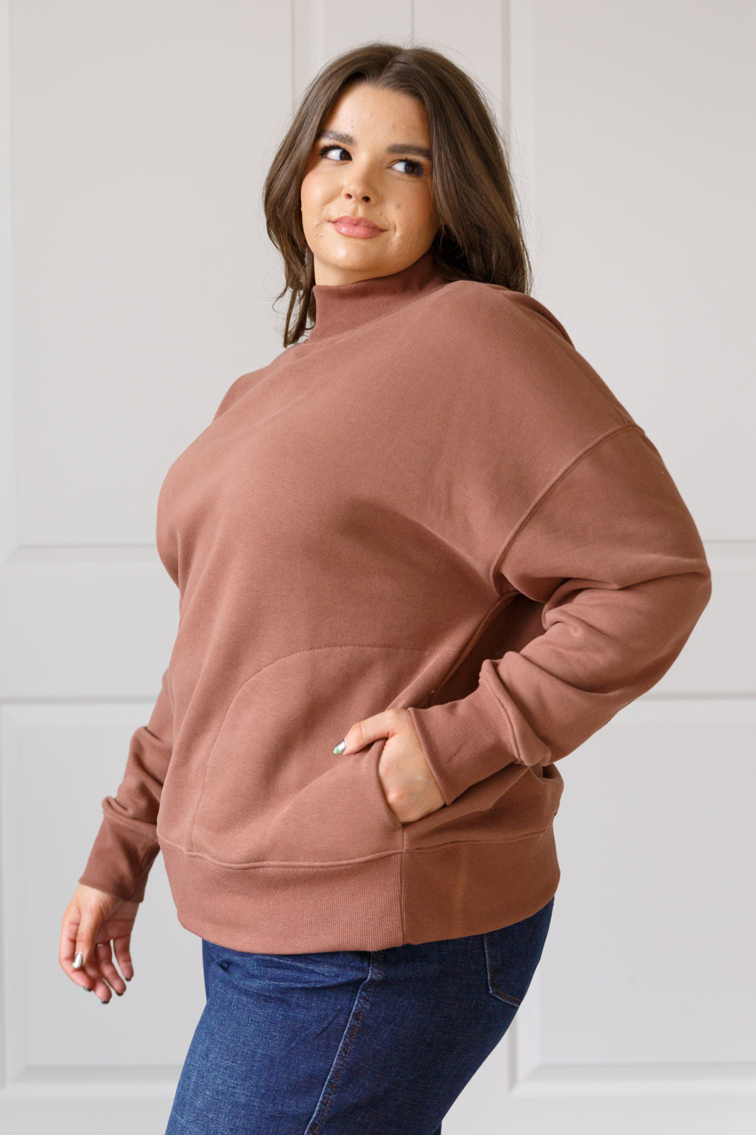 Very J-Make No Mistake Mock Neck Pullover in Cocoa