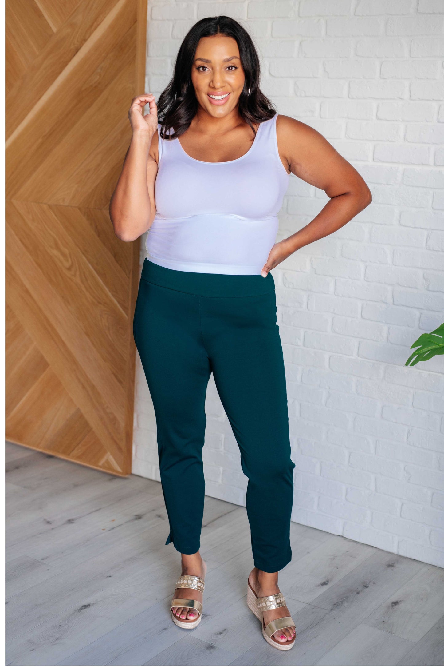 Dear Scarlet-Magic Ankle Crop Skinny Pants in Hunter Green