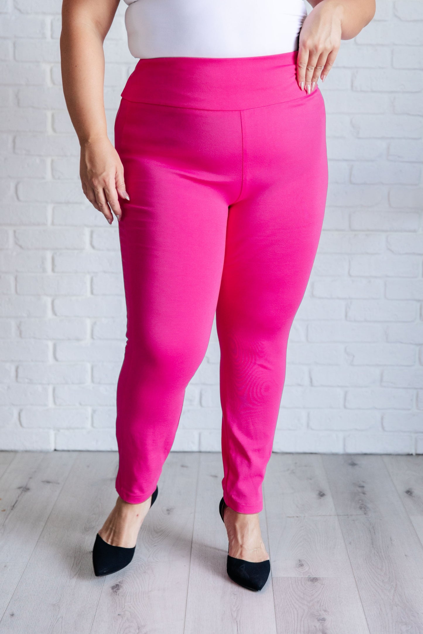 Dear Scarlett- Magic Skinny 28" Pants in Hot Pink