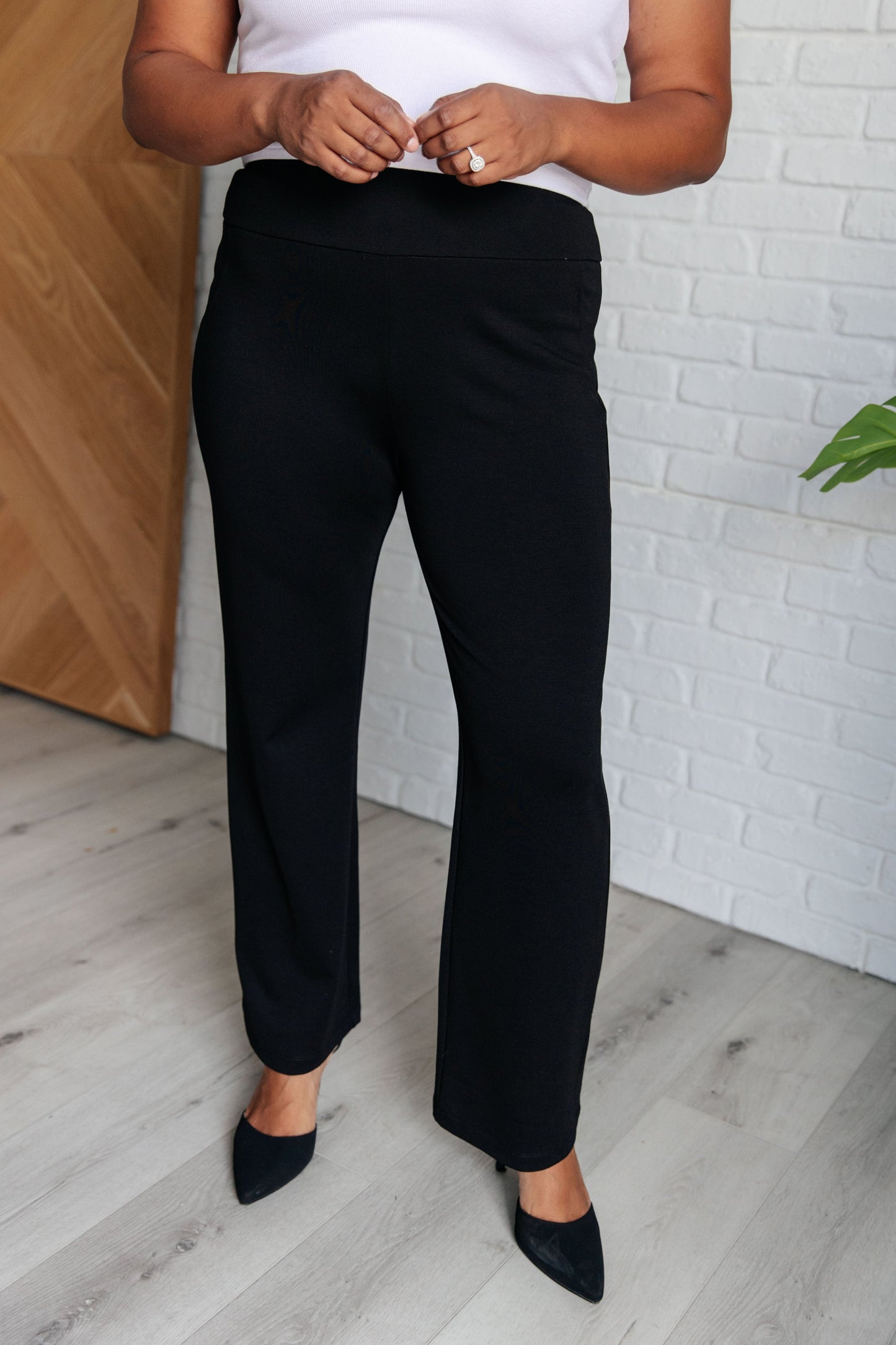 Dear Scarlett- Magic Straight Pants in Black