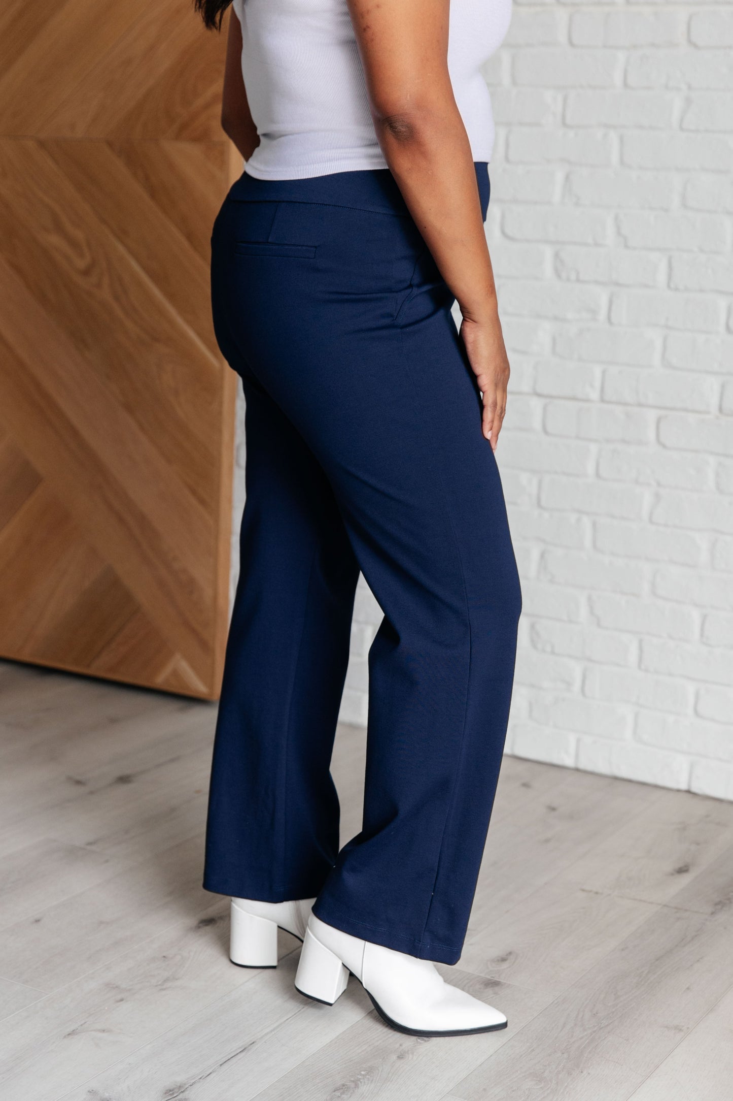 Dear Scarlett- Magic Straight Pants in Navy