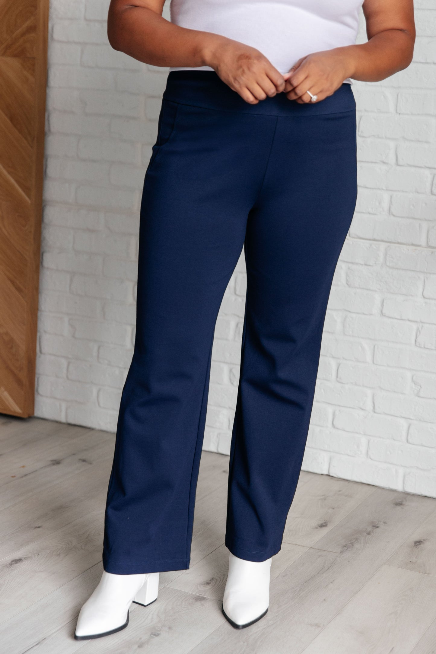 Dear Scarlett- Magic Straight Pants in Navy