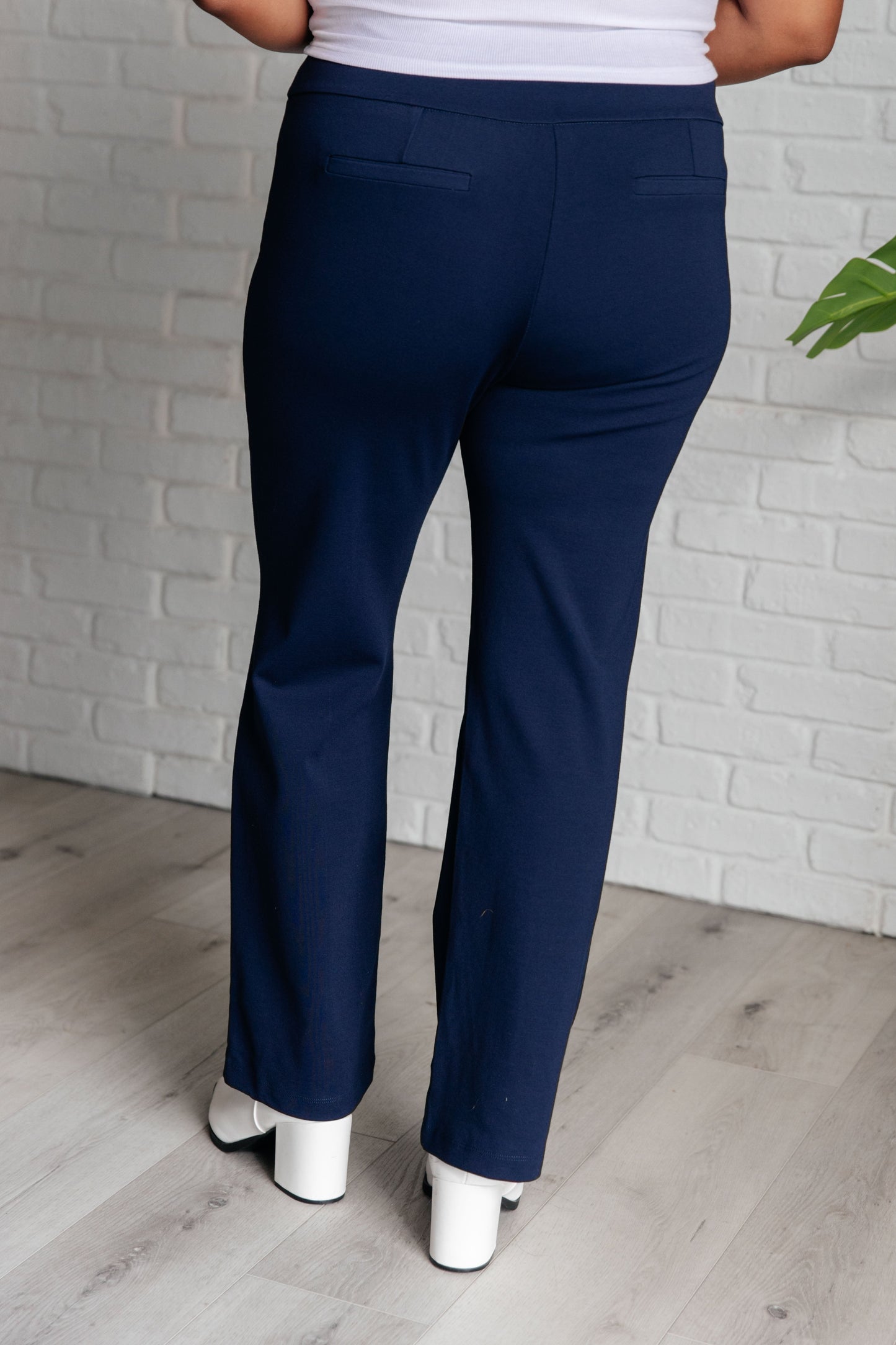 Dear Scarlett- Magic Straight Pants in Navy