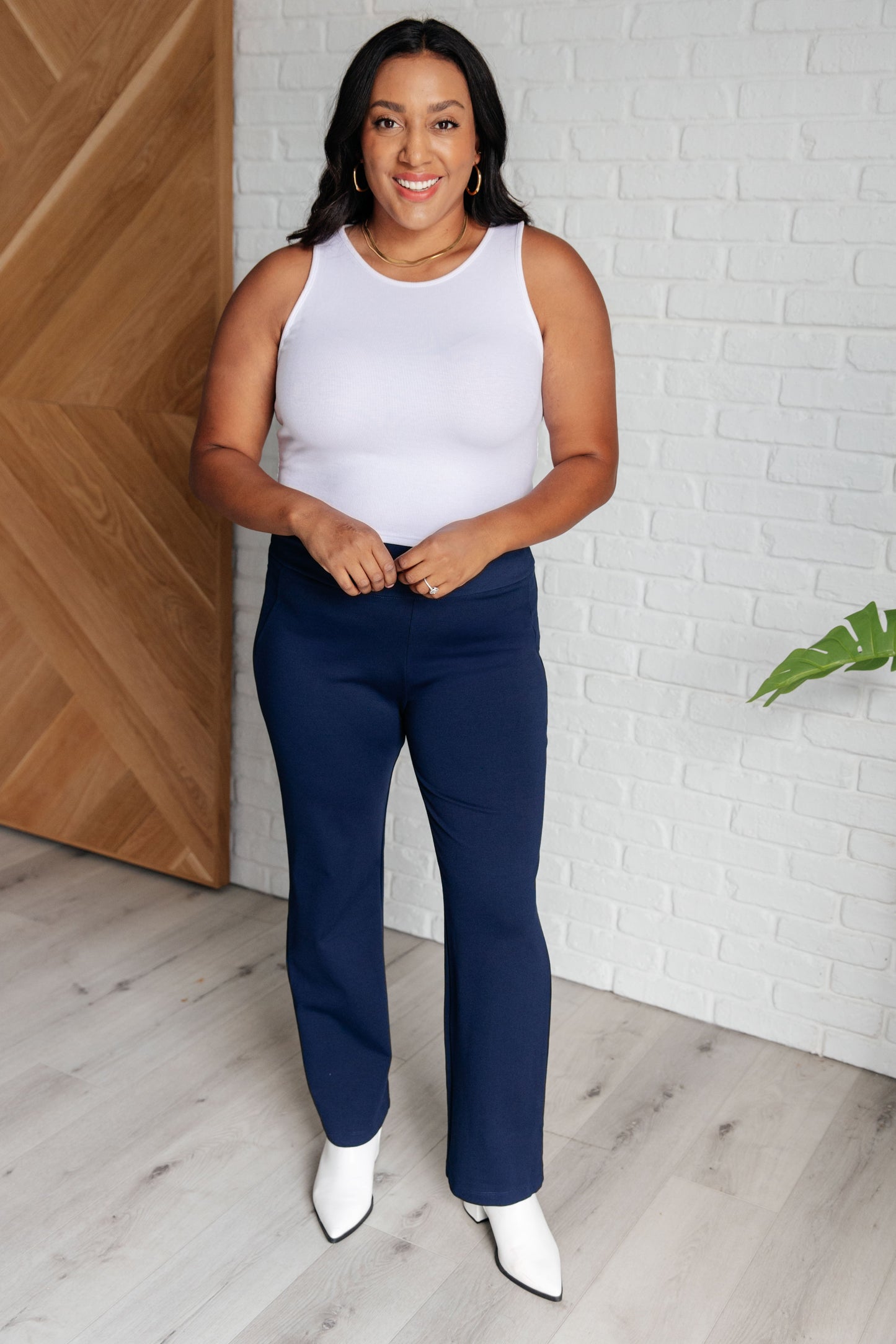 Dear Scarlett- Magic Straight Pants in Navy