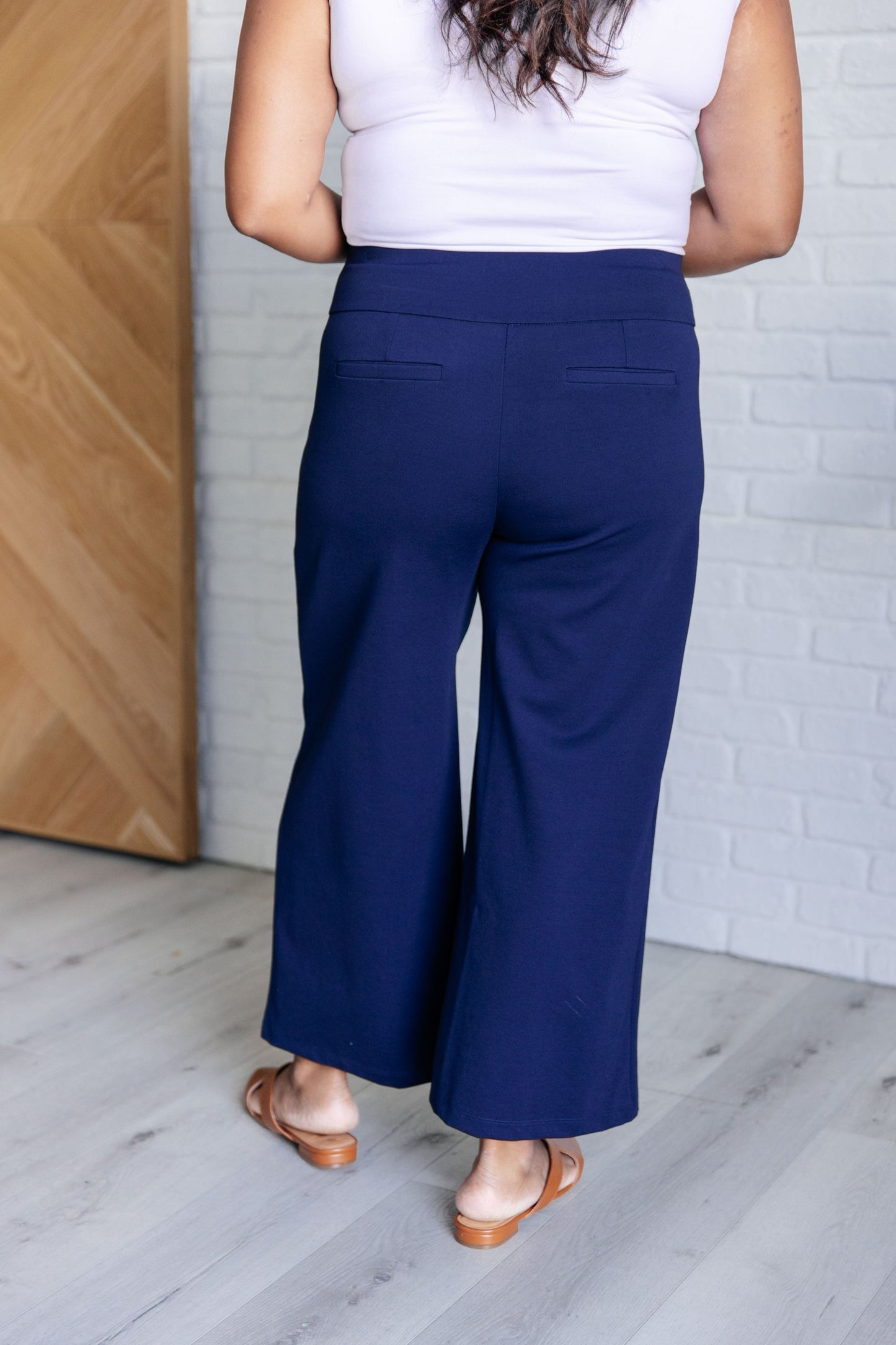 Dear Scarlet-Magic Wide Leg Crop Pants in Navy