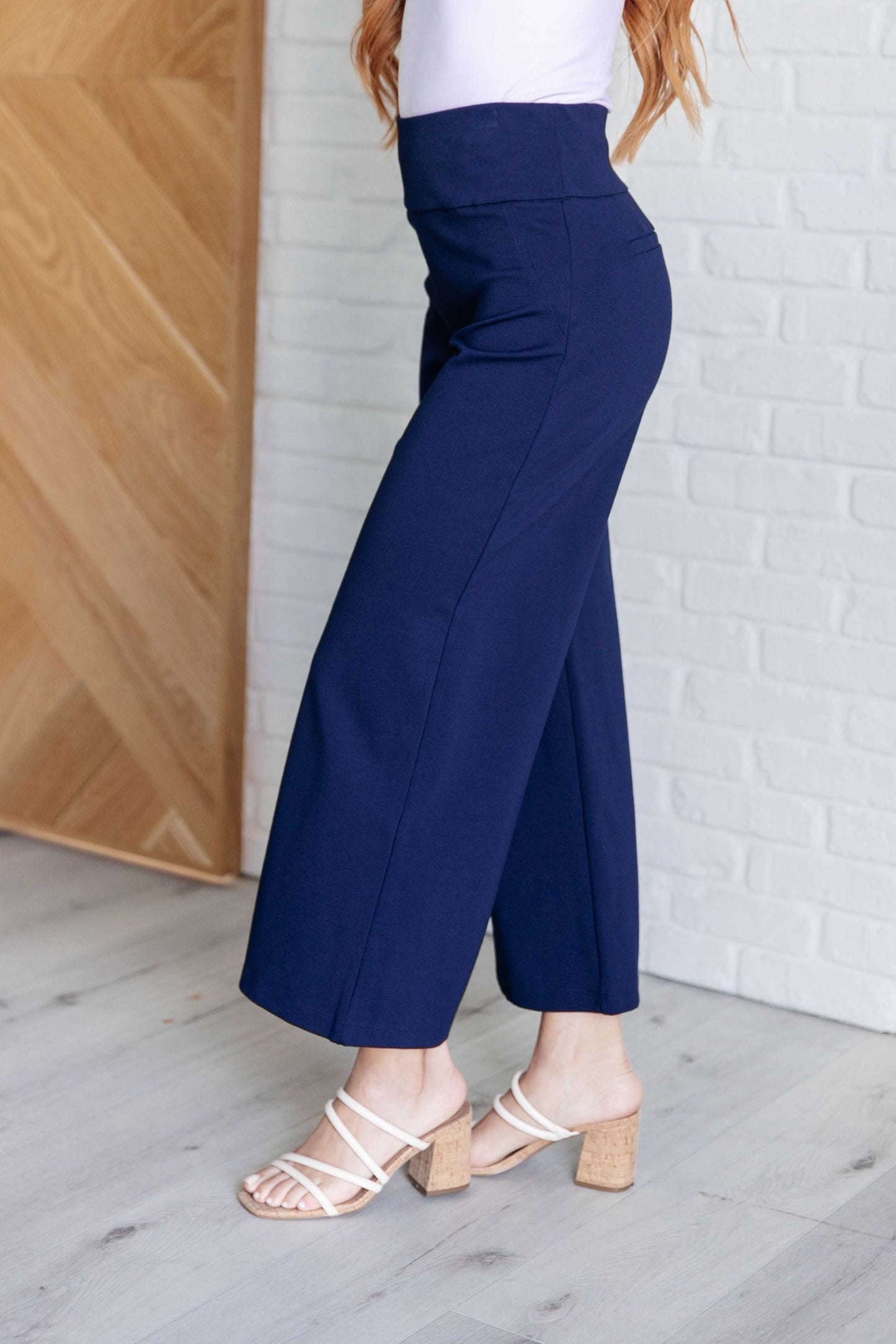 Dear Scarlet-Magic Wide Leg Crop Pants in Navy