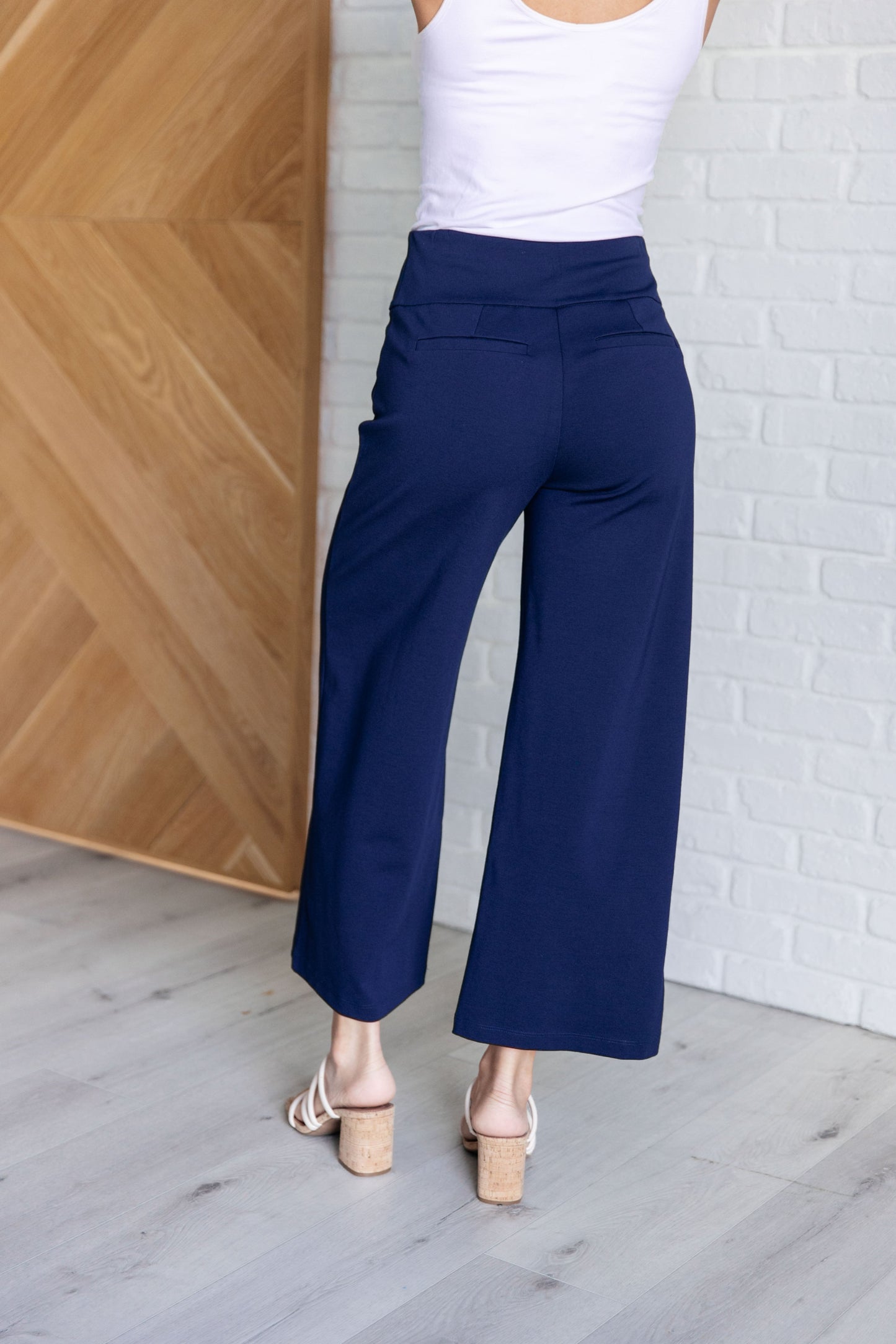 Dear Scarlet-Magic Wide Leg Crop Pants in Navy