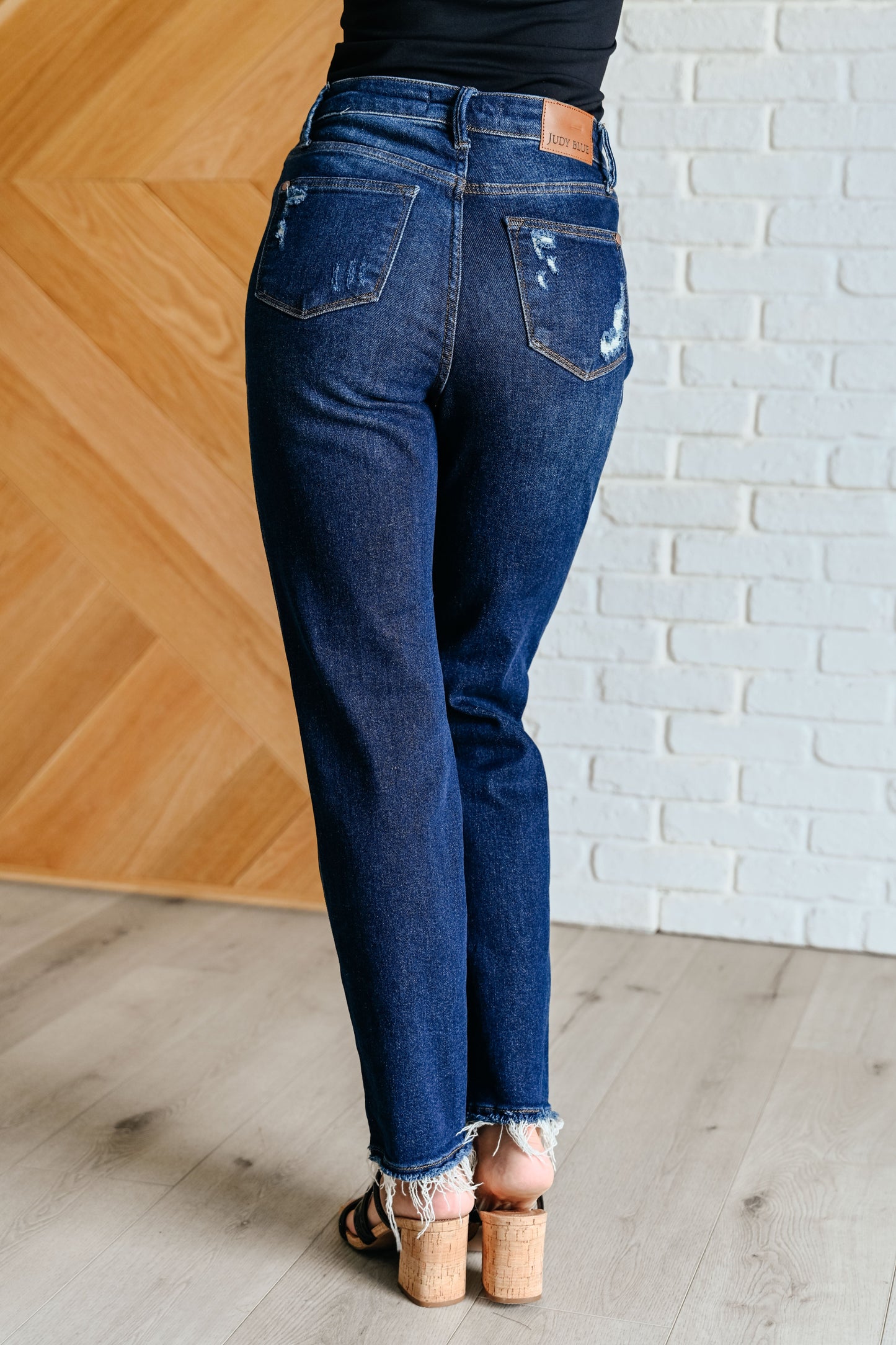 Judy Blue-Montana High Rise Rigid Magic Distressed Straight Jeans