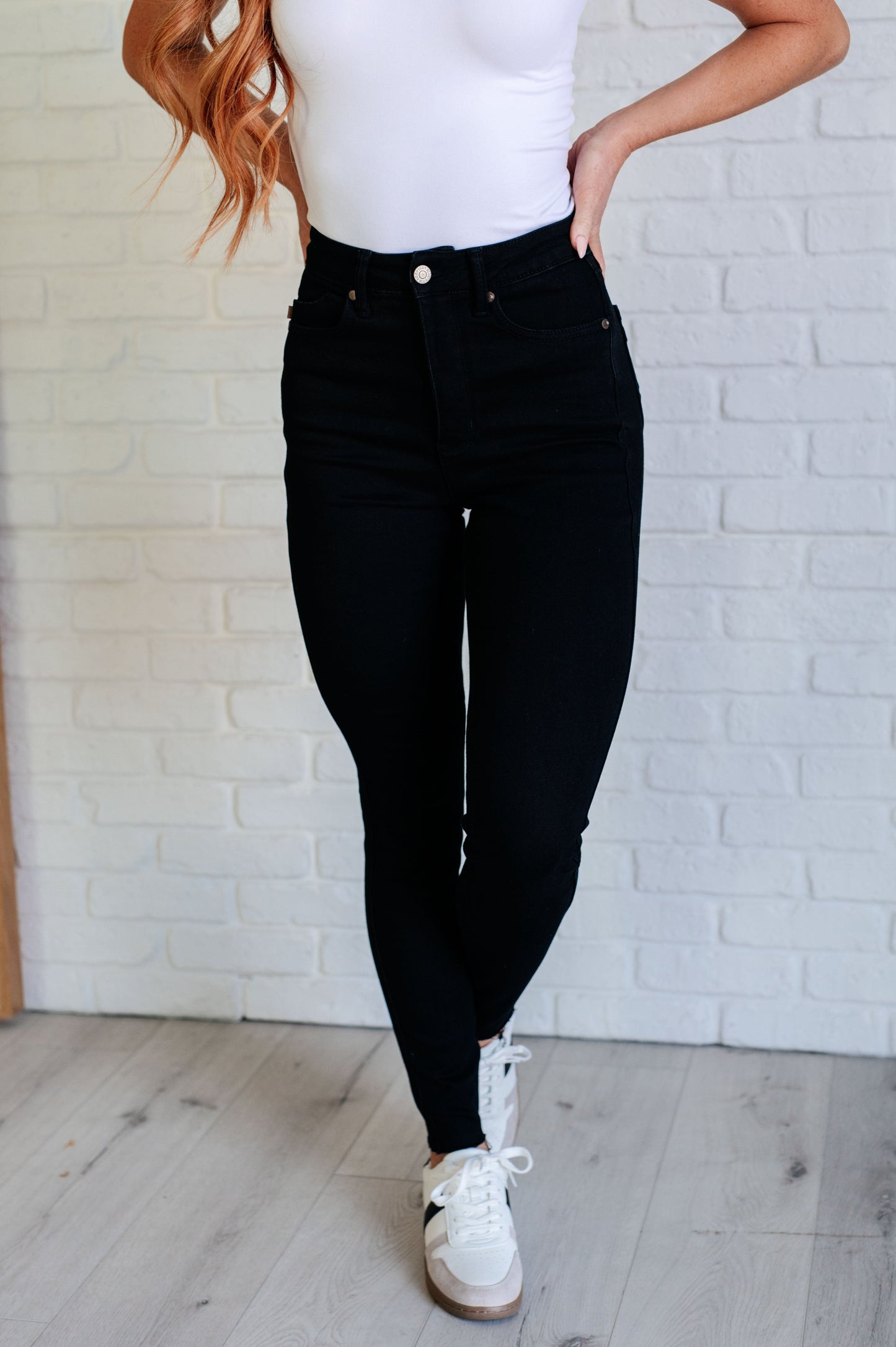 Judy Blue-Nicole Tummy Control Skinny Jeans in Black