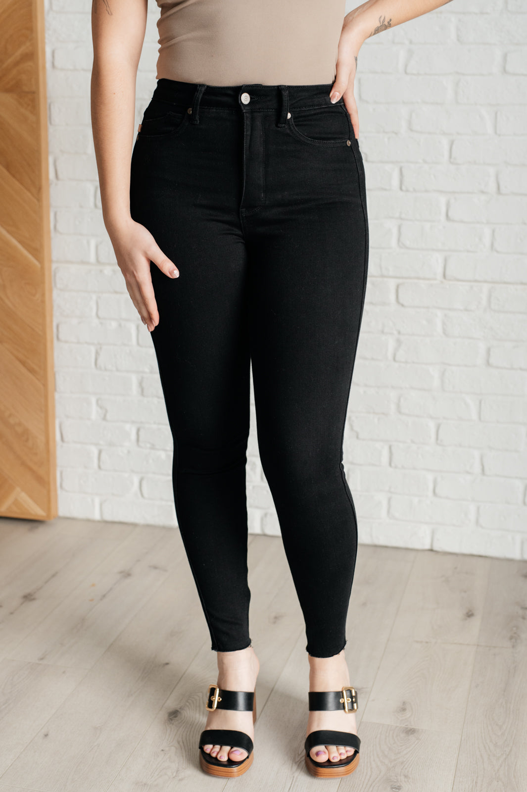 Judy Blue-Nicole Tummy Control Skinny Jeans in Black