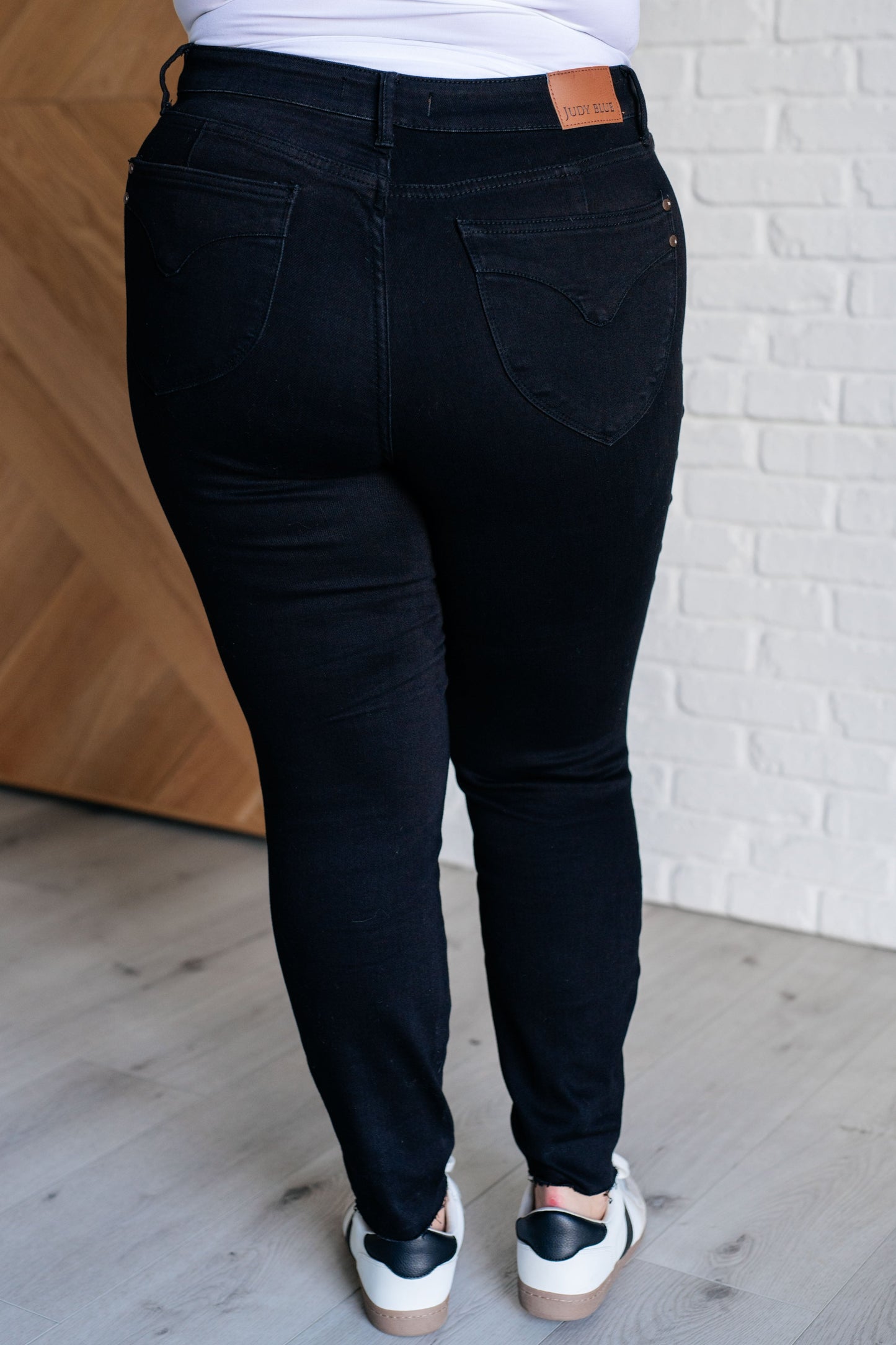 Judy Blue-Nicole Tummy Control Skinny Jeans in Black