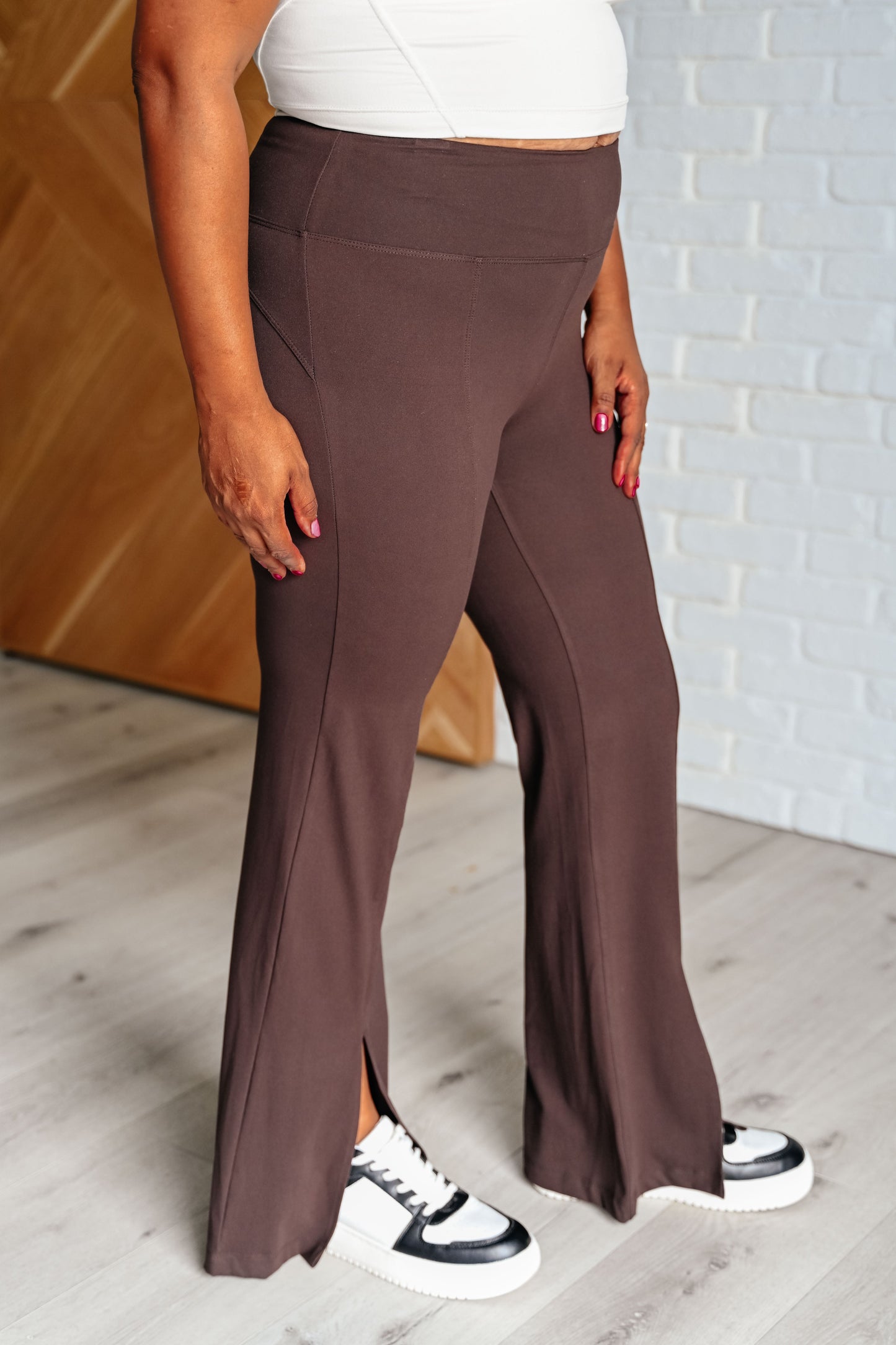 Rae Mode- Stamina Stride Flare Leggings in Espresso