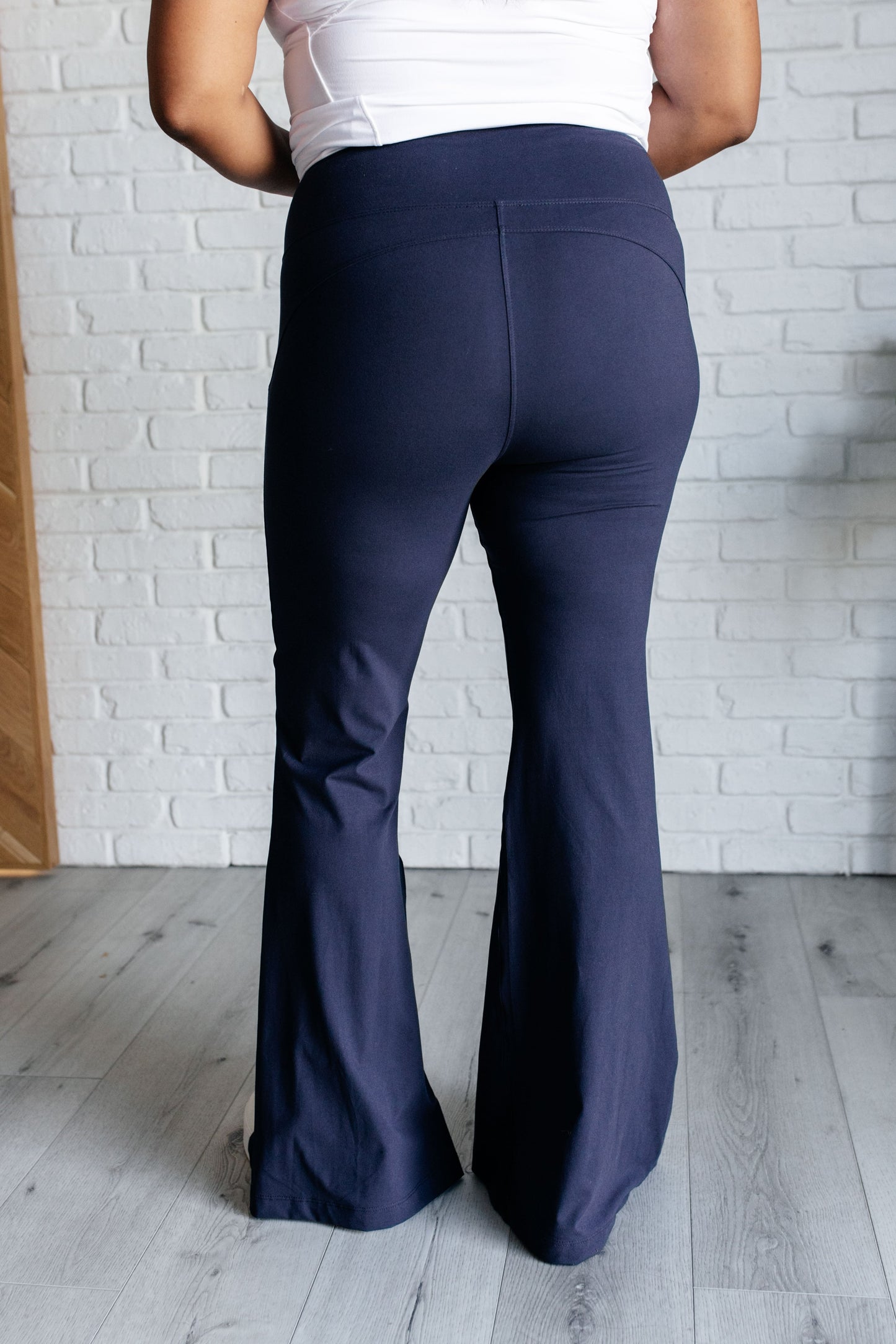 Rae Mode-Stamina Stride Flare Leggings in Navy