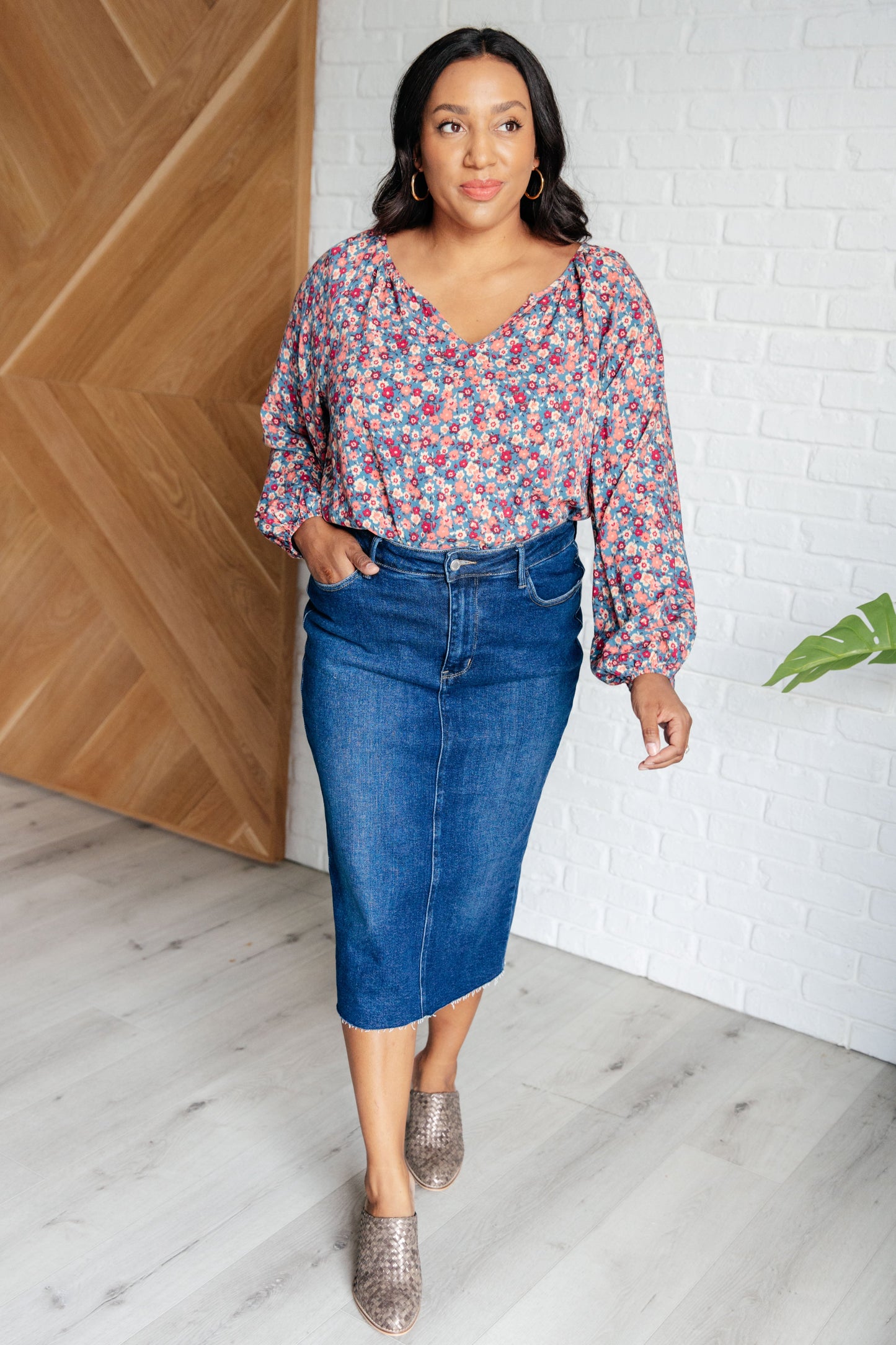 Andree By Unit- Sunday Brunch Blouse in Denim Floral